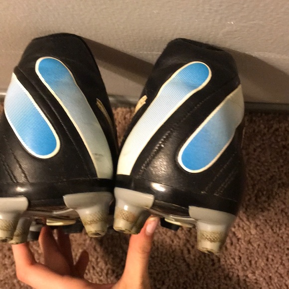 Women’s Nike Cleats - Picture 9 of 9